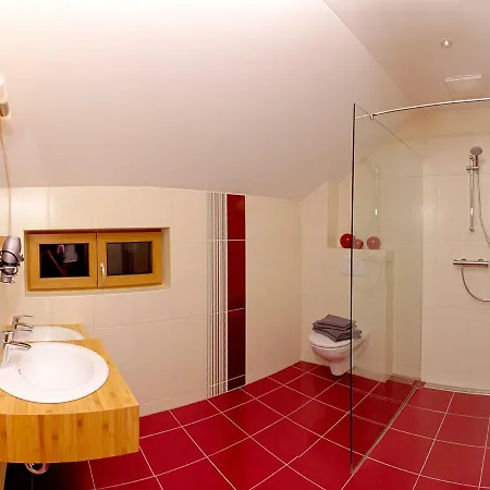 Chalet Bio 